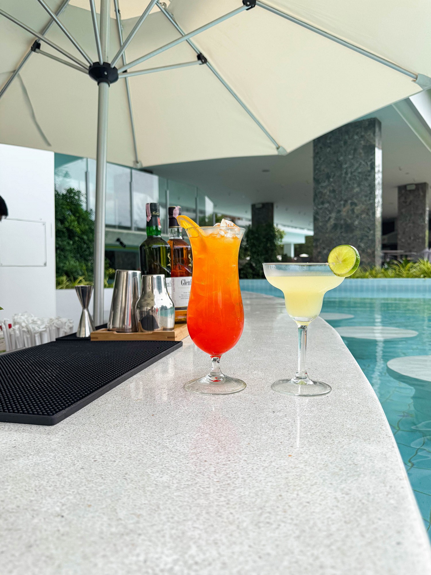 Leisure Pool Bar