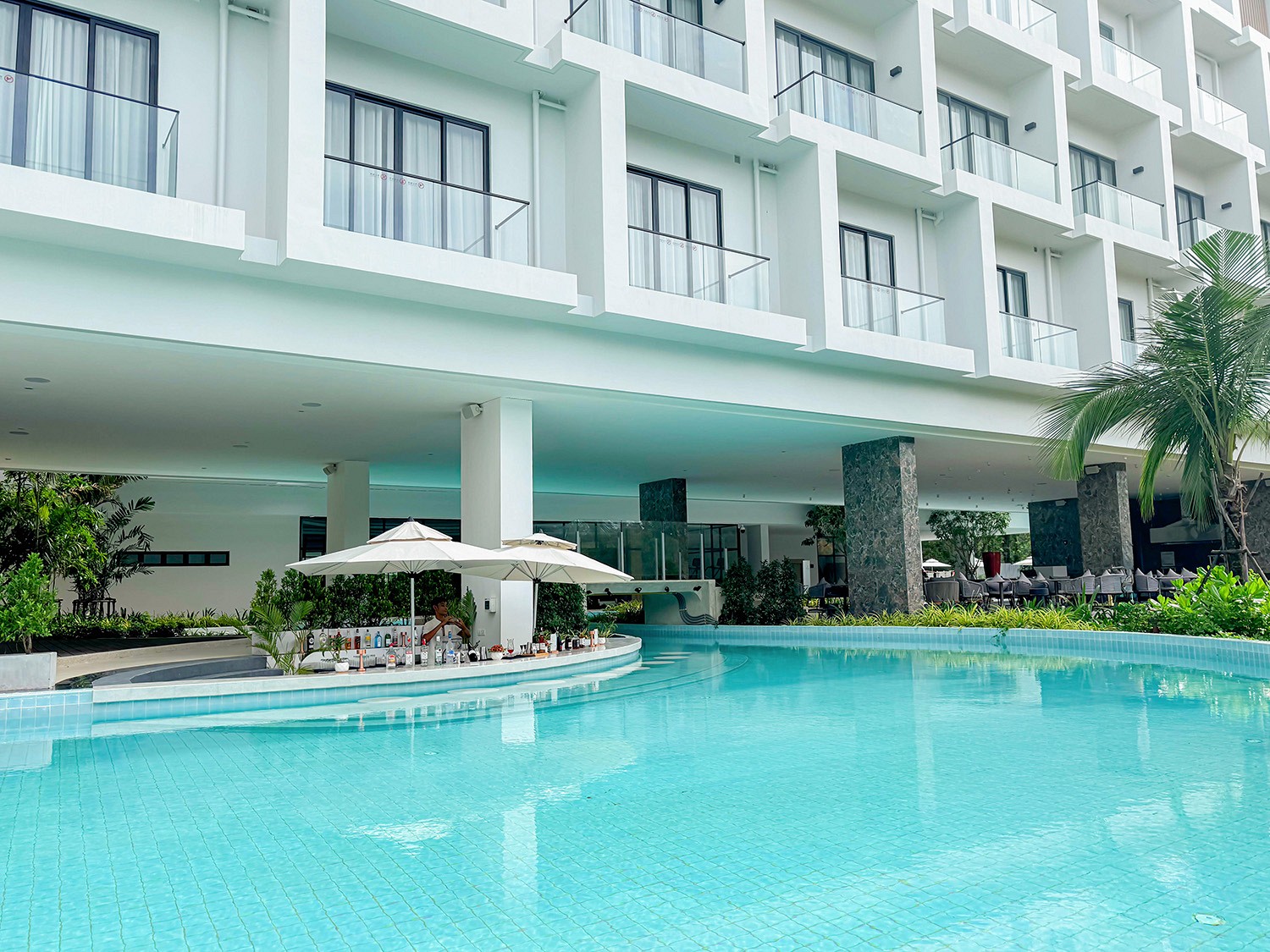 Leisure Pool Bar