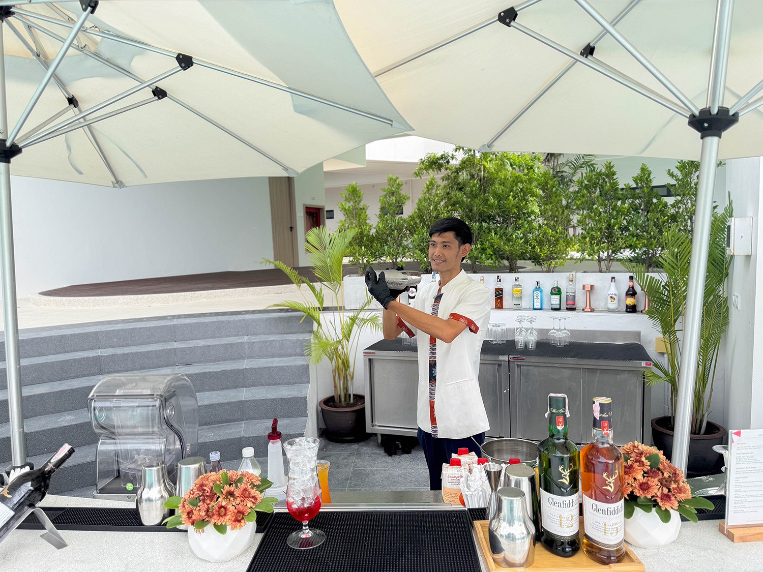 Leisure Pool Bar