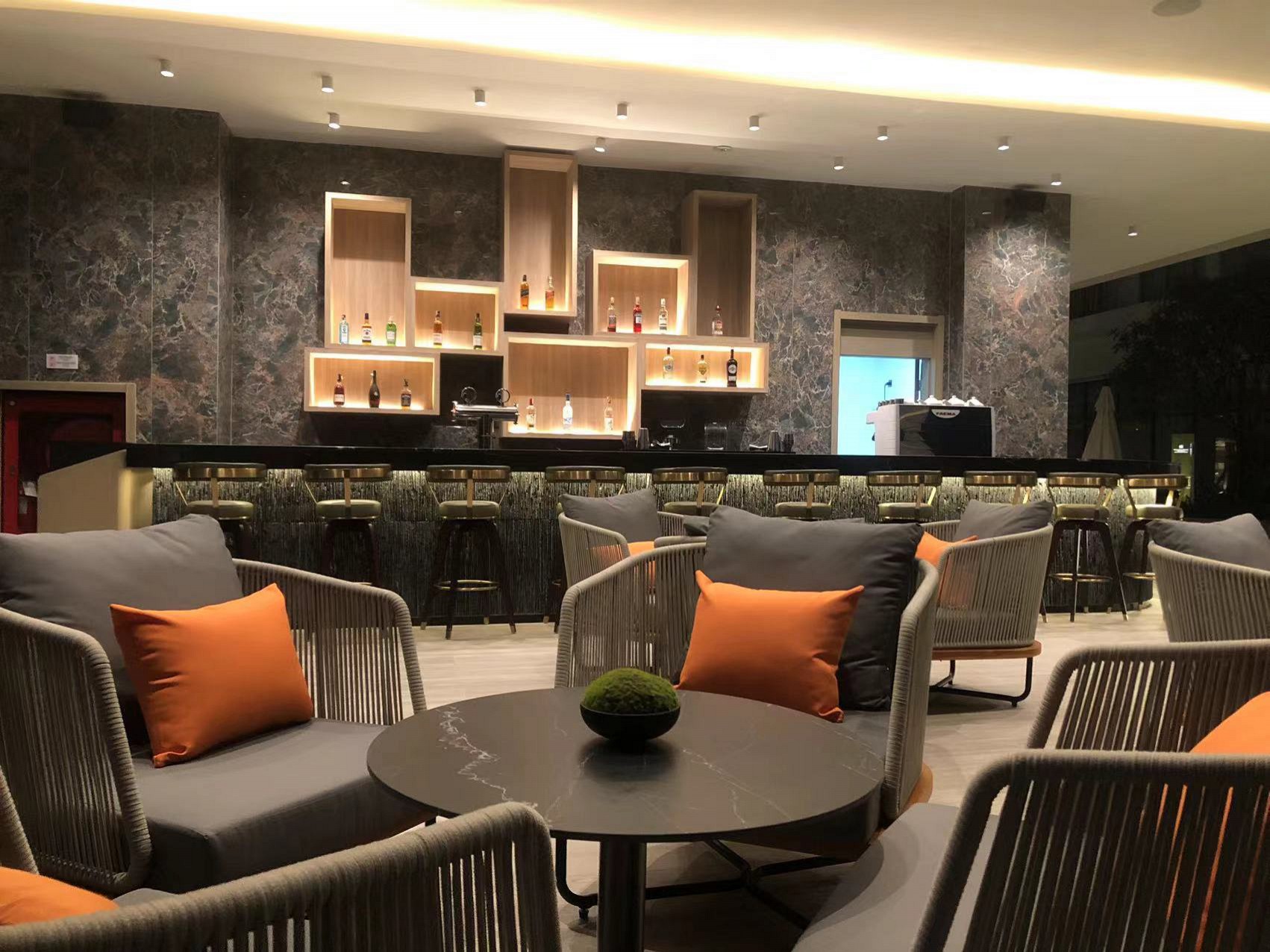 Mangrove Bar & Restaurant
