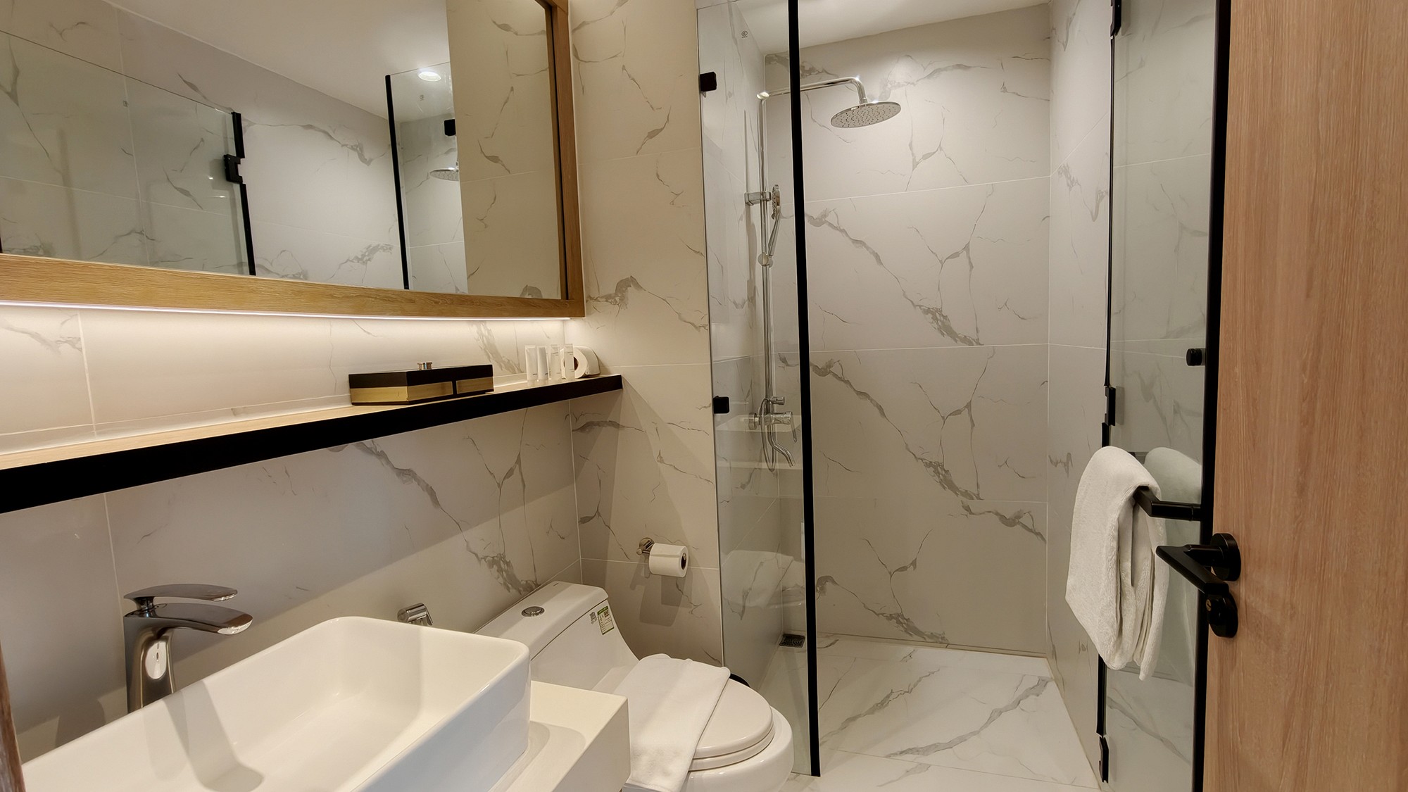 Laya Suites & Residences