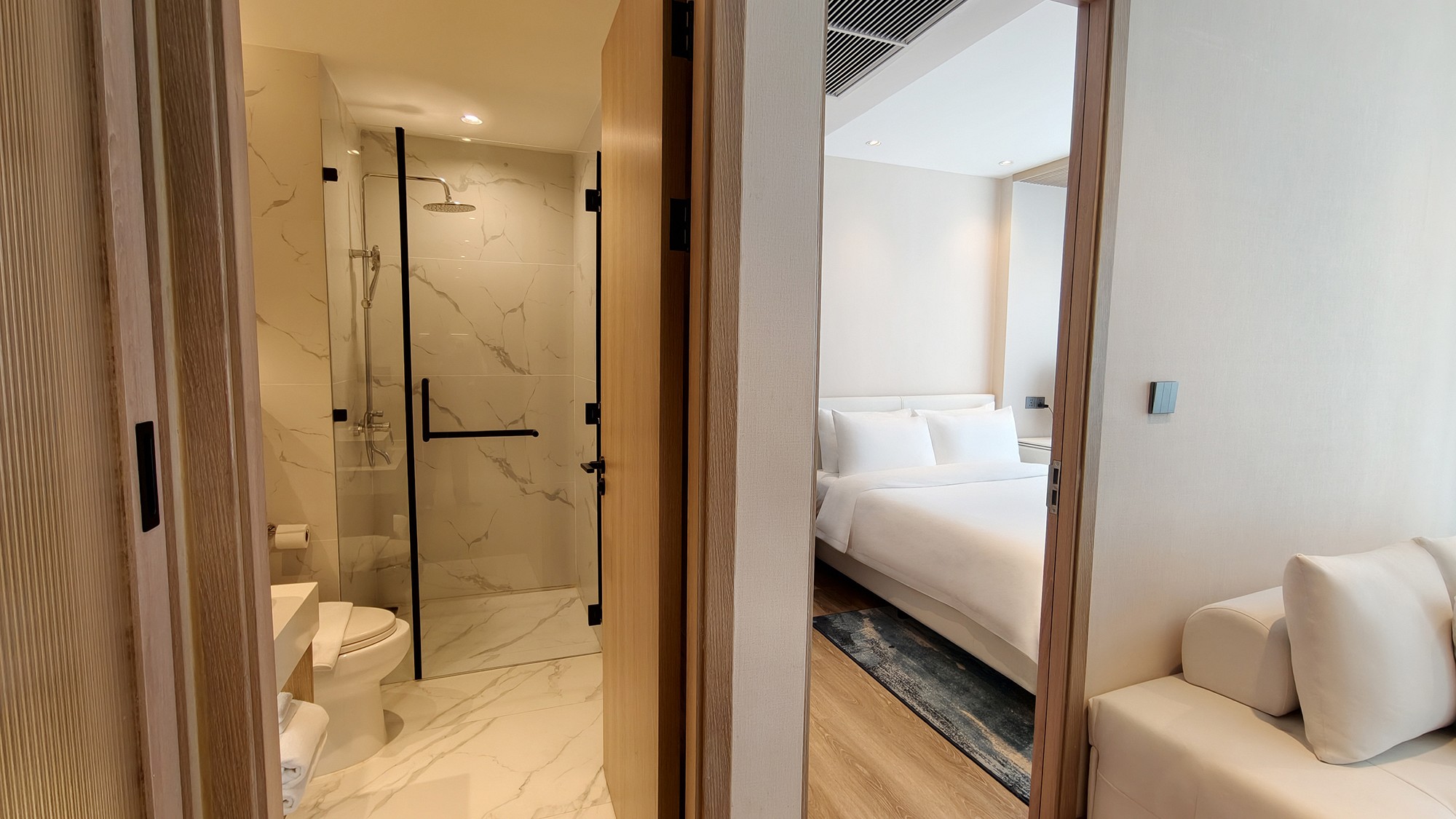 Laya Suites & Residences