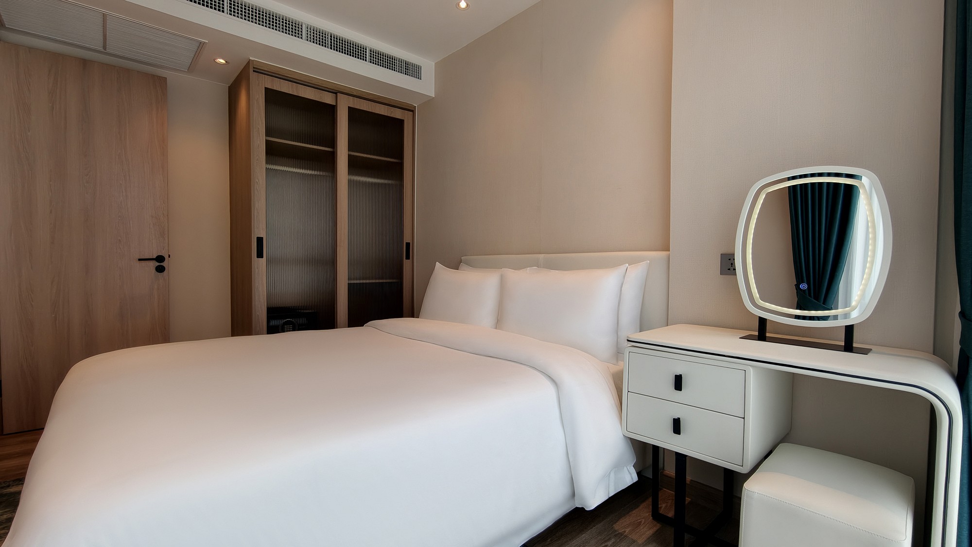 Laya Suites & Residences