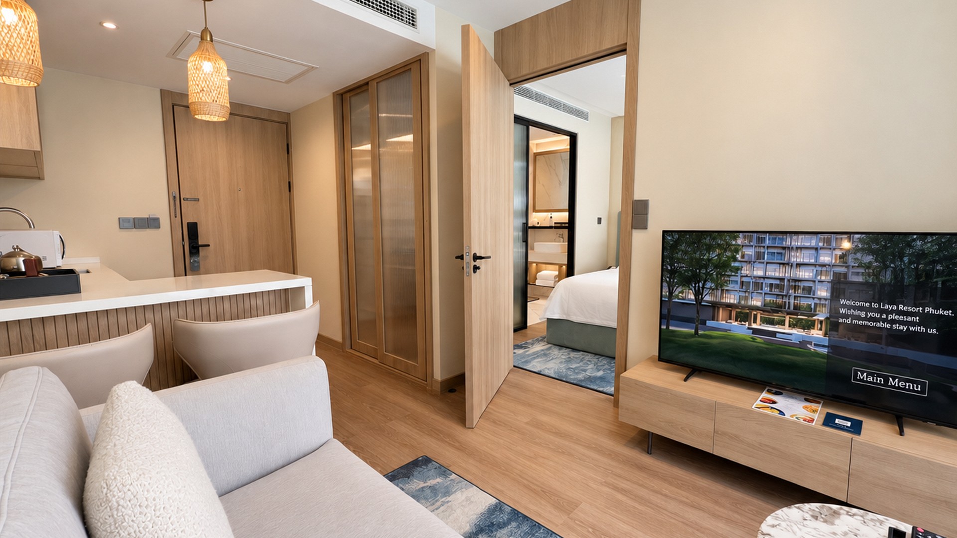 Junior Suite Pool Access